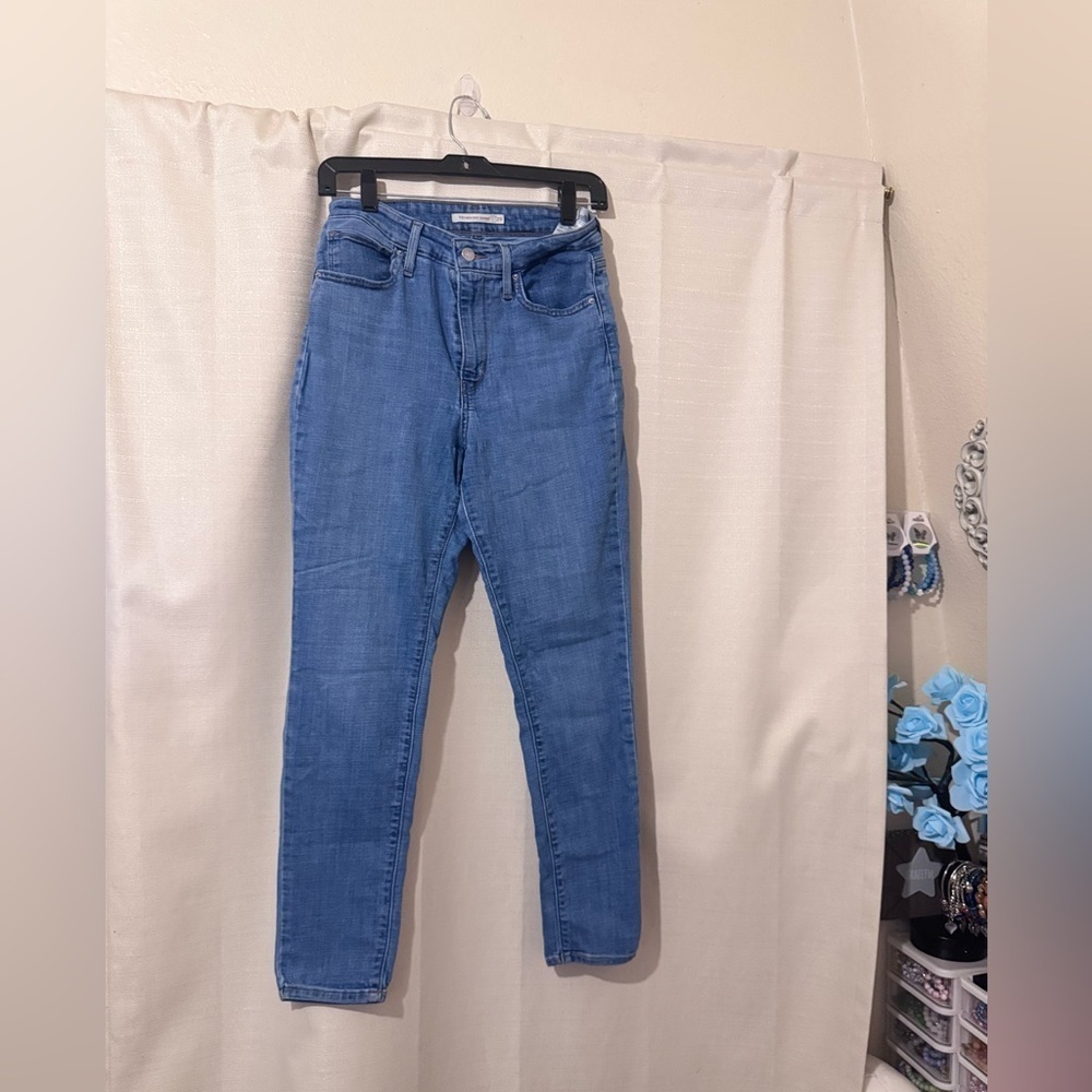 Women’s 721 High Rise Skinny Blue Jeans in size 29